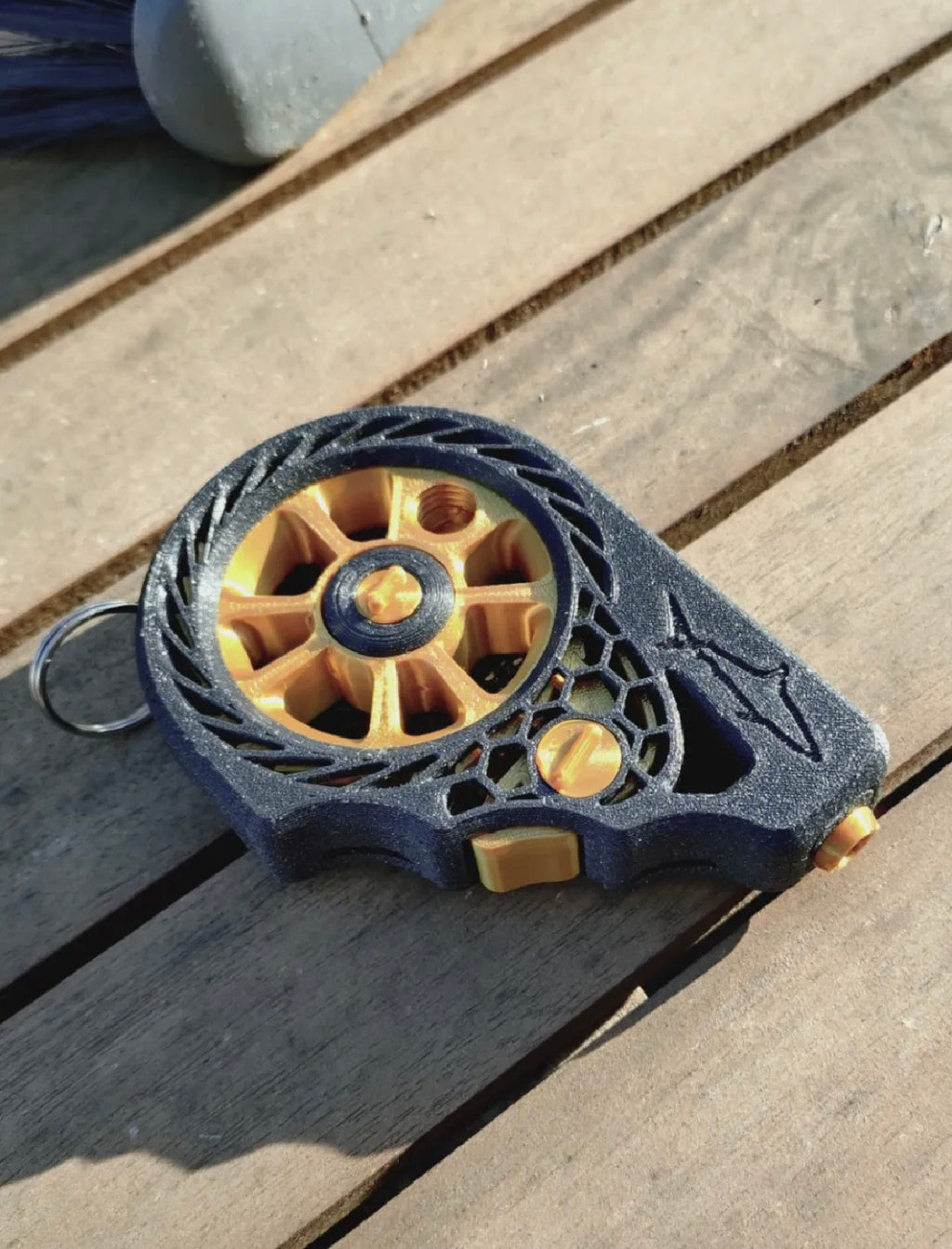 Pocket fishing reel